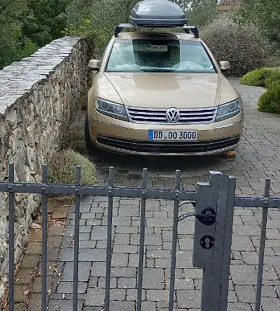 Jorg Russia Villa Veli Iž